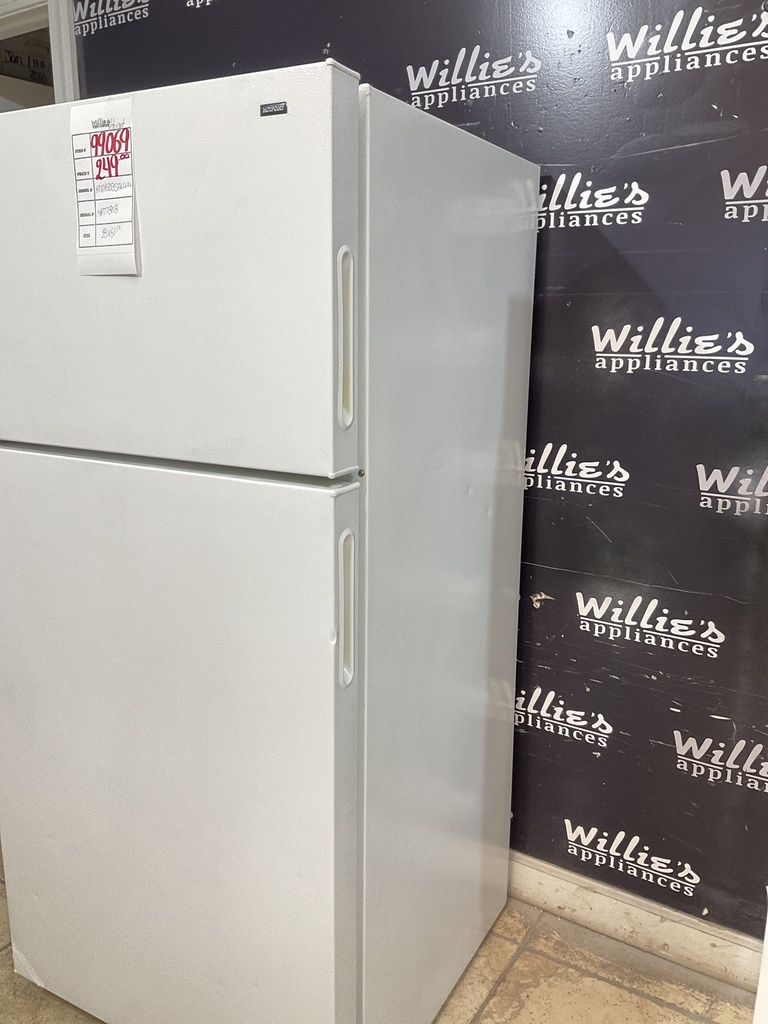 Hotpoint Used Refrigerator Top and Bottom 28x61 1/2” (White) 