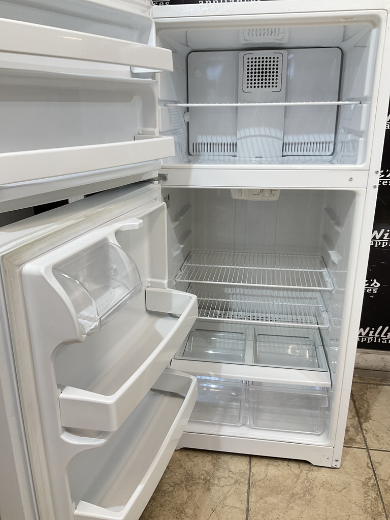 Hotpoint Used Refrigerator Top and Bottom 28x61 (White) 