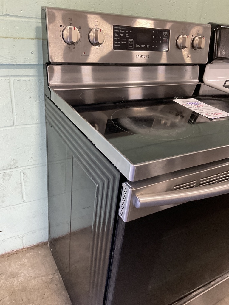 Samsung Used Electric Stove 220volts (40/50 AMP) 30inches {3 prong} (Stainless Steel) 