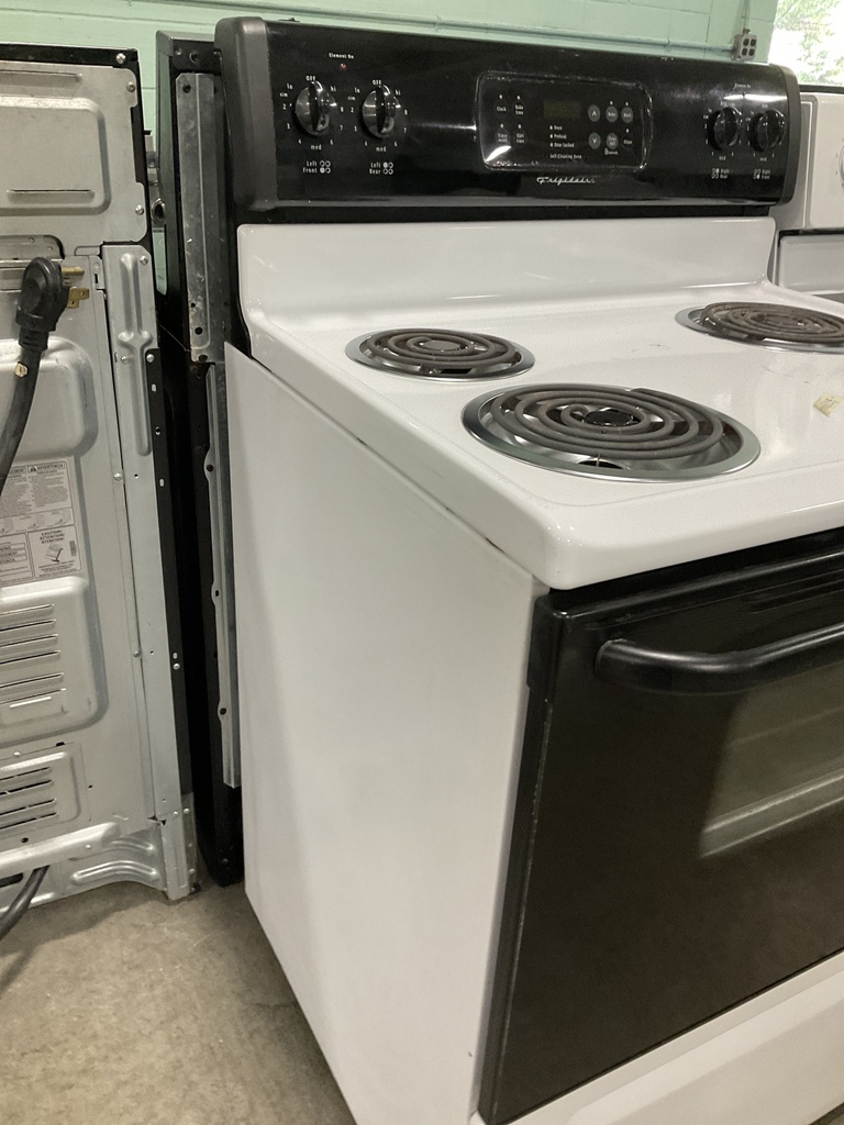 Frigidaire Used Electric Stove 220volts (40/50 AMP) 30inches {4 prong} (White/Black) 