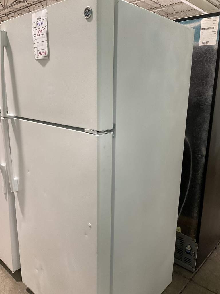Ge Used Refrigerator Top and Bottom 28x64 1/2” (White) 
