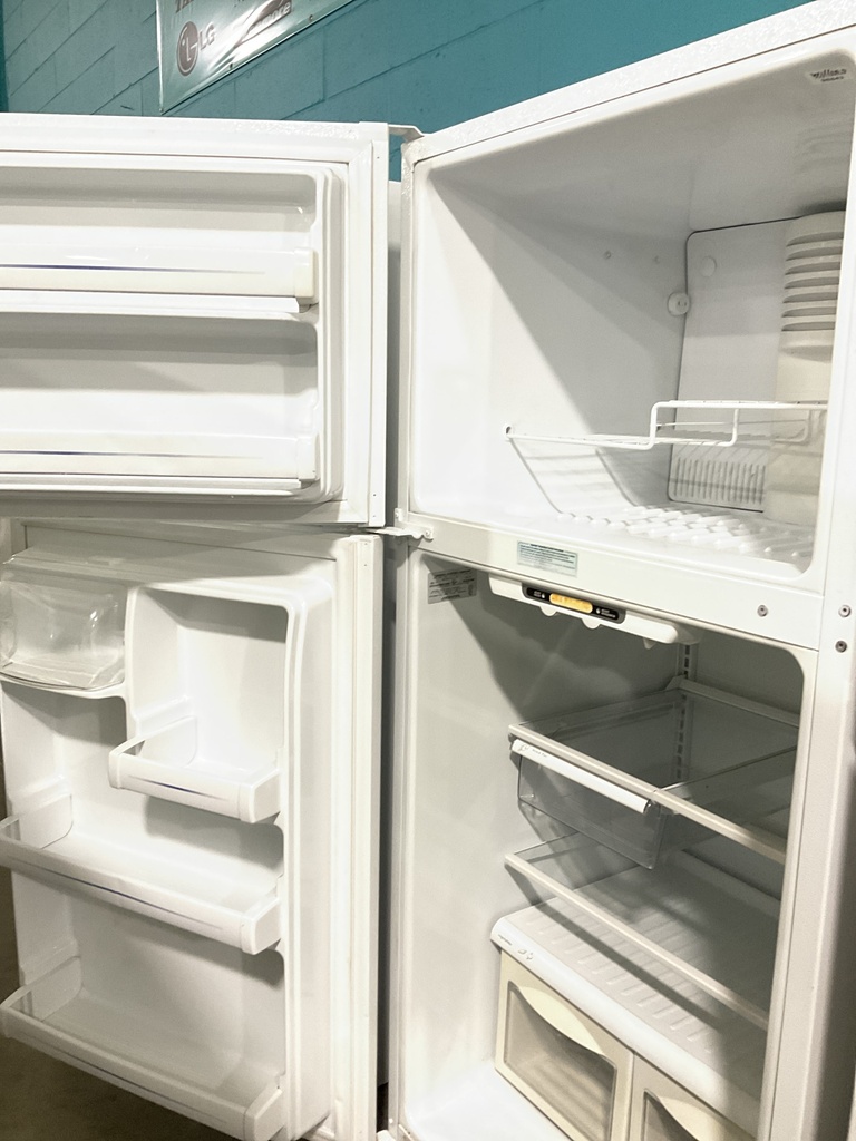 Ge Used Refrigerator Top and Bottom 30x65 1/2” (White) 