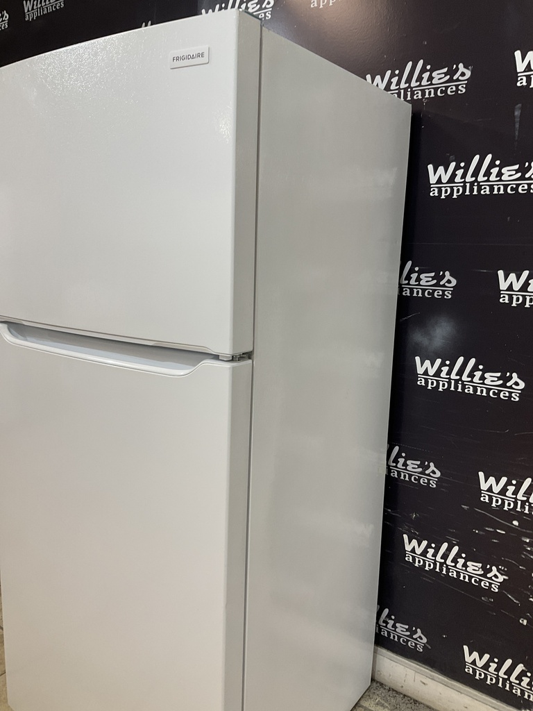 Frigidaire Used Refrigerator Top and Bottom 30x66 (White) 