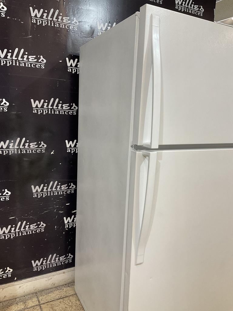 Whirlpool Used Refrigerator Top and Bottom 28x63 (White) 