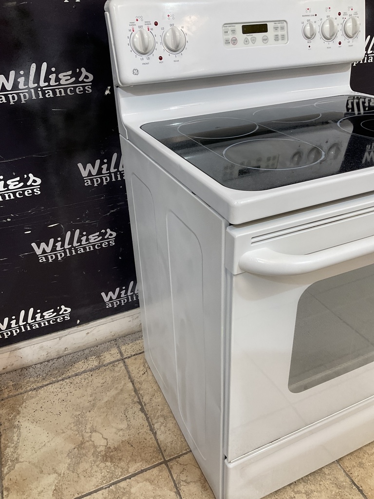 Ge Used Electric Stove 220volts (40/50 AMP) 30inches {3 prong} (White) 