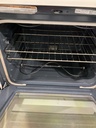 Whirlpool Used Electric Stove 220volts (40/50 AMP) 30inches {3 prong} (Bisque) 