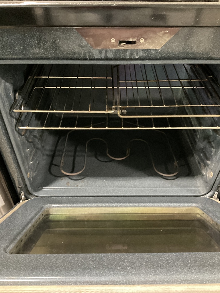 Ge Used Electric Stove 220volts (40/50 AMP) 30inches {3 prong} (Stainless Steel) 