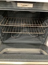 Ge Used Electric Stove 220volts (40/50 AMP) 30inches {no cord} (White/black) 