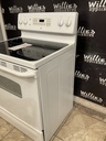 Ge Used Electric Stove 220volts (40/50 AMP) 30inches {no cord} (White) 