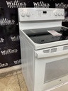 Ge Used Electric Stove 220volts (40/50 AMP) 30inches {3 prong} (white) 