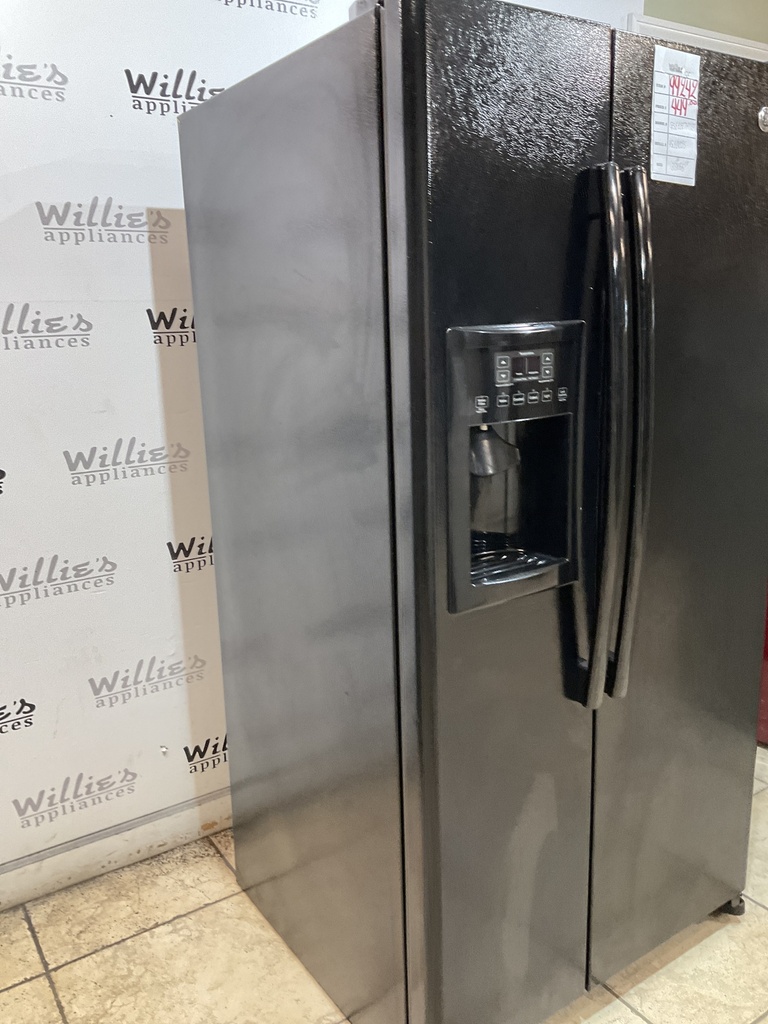 Ge Used Refrigerator Side by side 34x66 1/2” (Black);