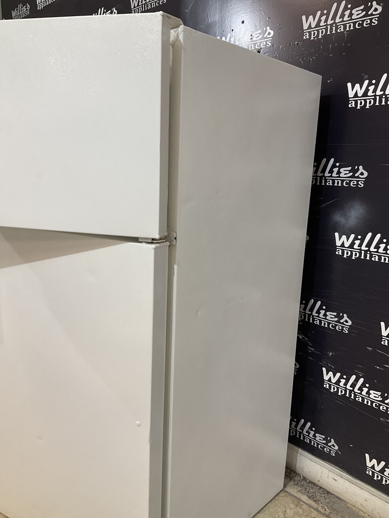 Hotpoint Used Refrigerator Top and Bottom 28x61 1/2” (White) 