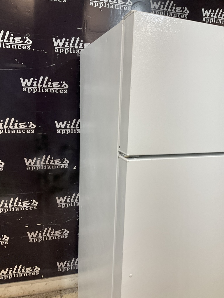 Ge Used Refrigerator Top and Bottom 28x67 (White) 