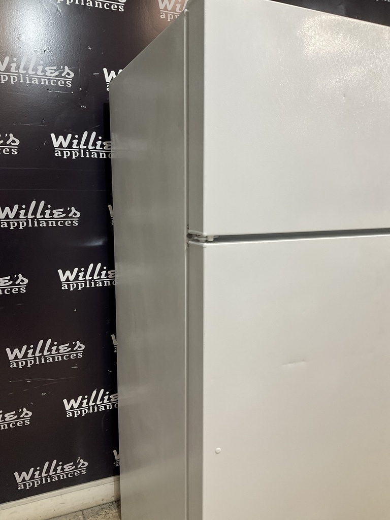 Ge Used Refrigerator Top and Bottom 28x67 (White) 