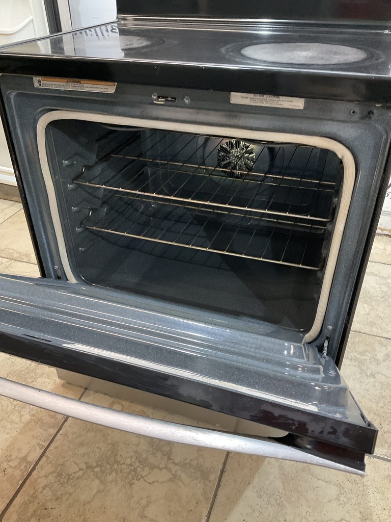 Whirlpool Used Electric Stove 220volts (40/50 AMP) 30inches{3 Prong} (Stainless Steel) 