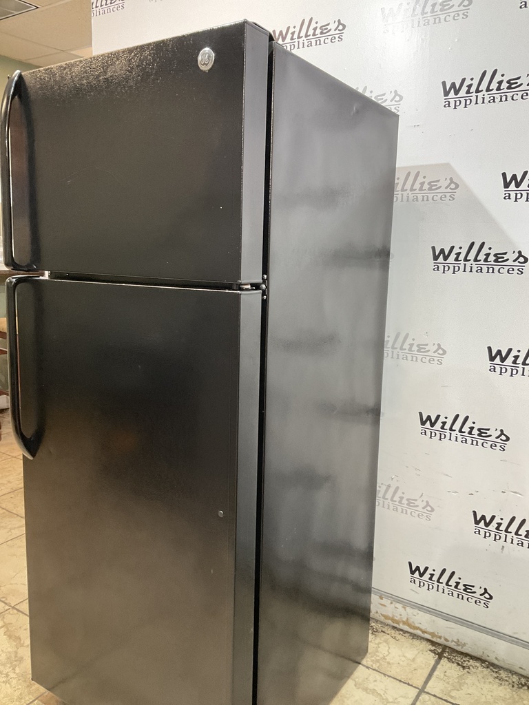 Ge Used Refrigerator Top and 28x67 (Black) 