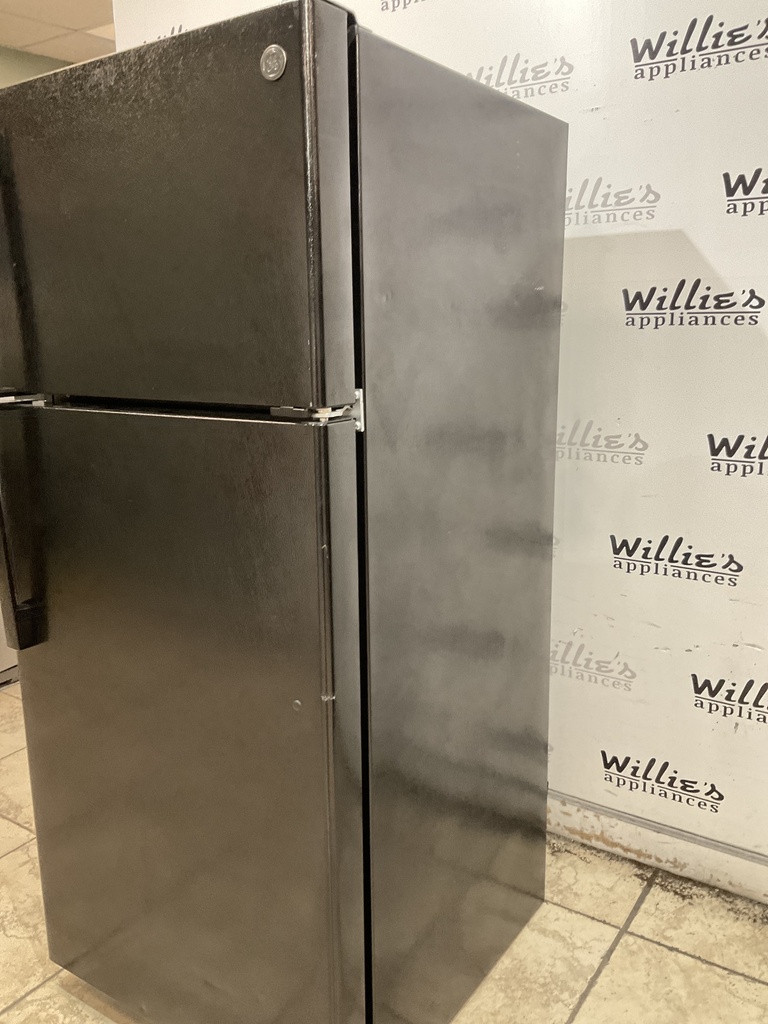 Ge Used Refrigerator Top and Bottom 28x64 1/2” (Black) 