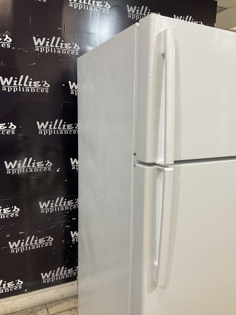 Ge Used Refrigerator Top and Bottom 28x64 1/2” (White) 