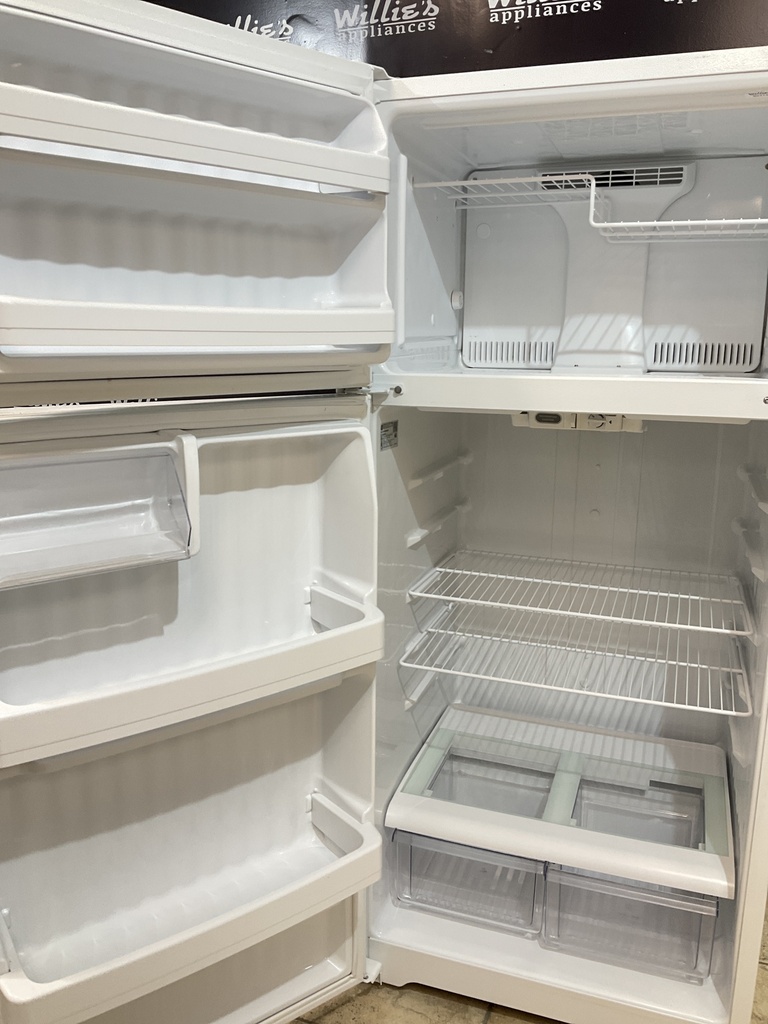 Ge Used Refrigerator Top and Bottom 28x64 1/2’ (White) 