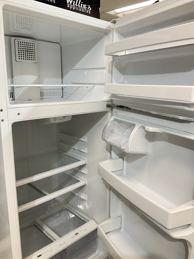 Ge Used Refrigerator Top and Bottom 28x66 1/2 ( White) 