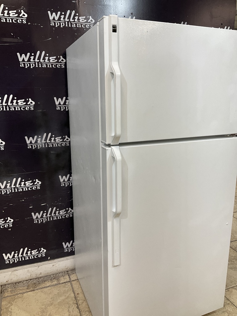 Hotpoint Used Refrigerator Top and Bottom 28x61 1/2” (White) 