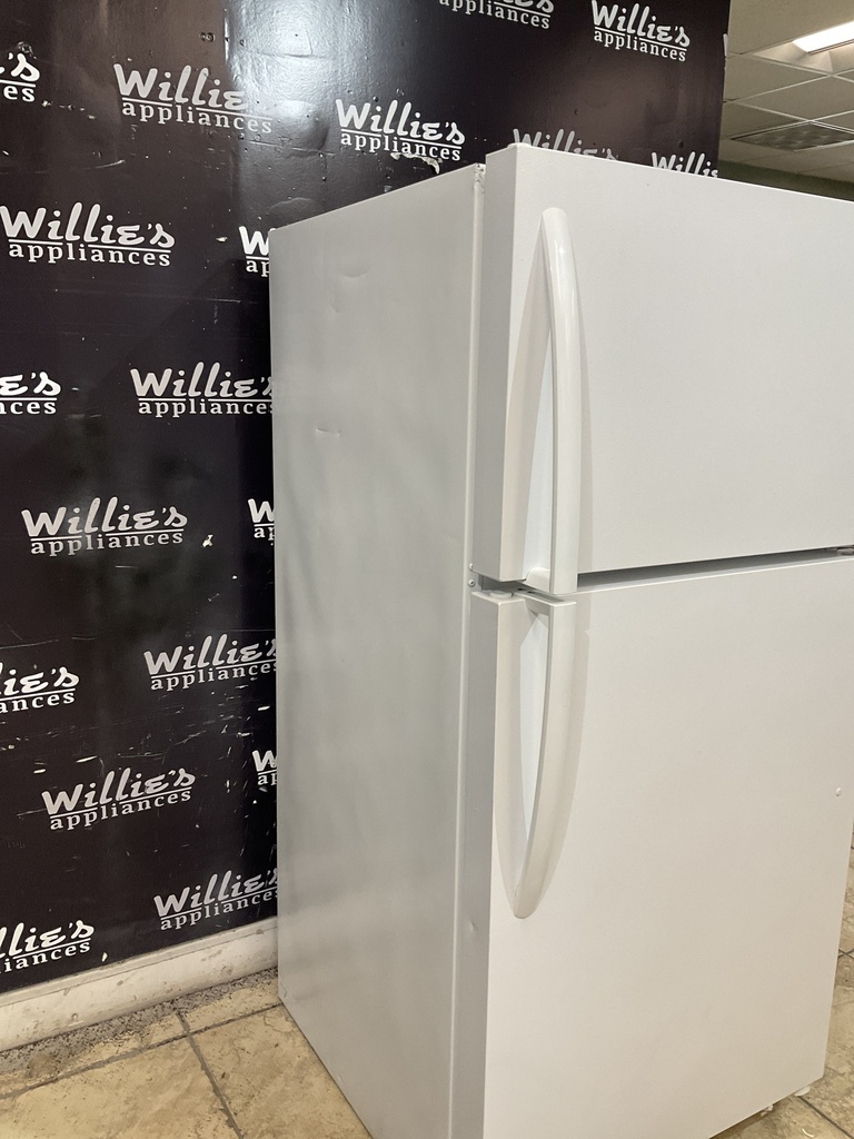 Frigidaire Used Refrigerator Top and Bottom 28x59 1/2” (White) 