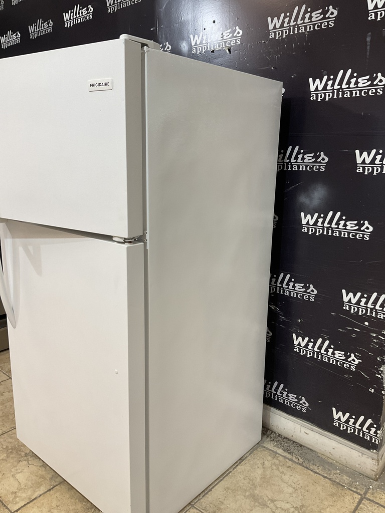Frigidaire Used Refrigerator Top and Bottom 28x59 1/2” (White) 