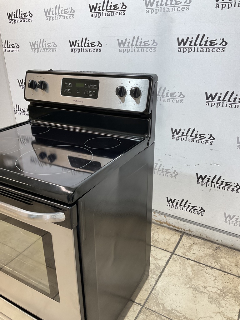 Frigidaire Used Electric Stove 220volts (40/50 AMP) 30inches {3 prong} (Stainless steel) 