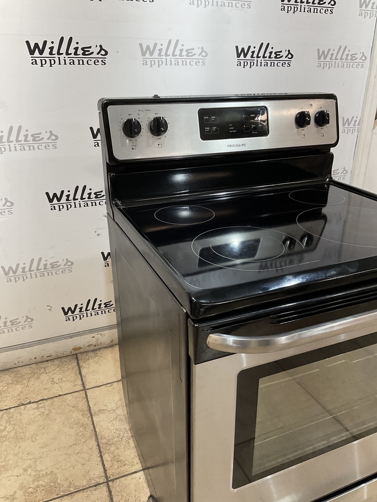 Frigidaire Used Electric Stove 220volts (40/50 AMP) 30inches {3 prong} (Stainless steel) 