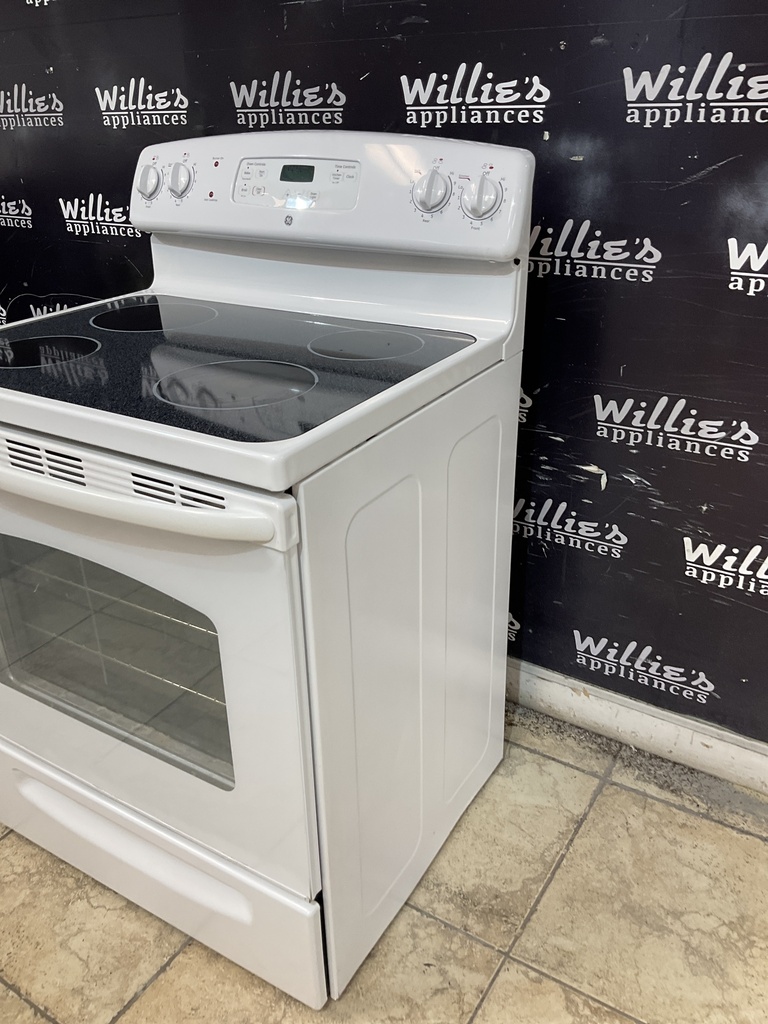 Ge Used Electric Stove 220volts (40/50 AMP) 30inches {no cord} (White) 
