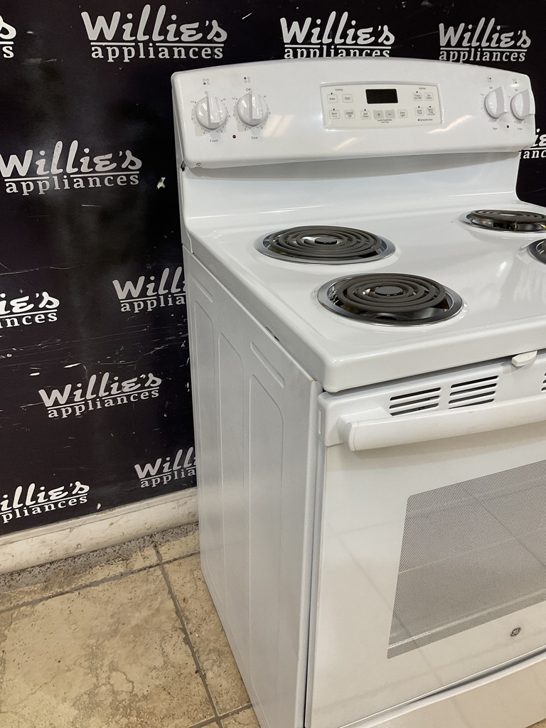 Ge Used Electric Stove Stove 220volts (40/50 AMP) 30inches {no cord} (White) 