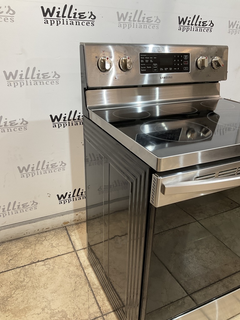 Samsung Used Electric Stove 220volts (40/50 AMP) 30inches {3 prong} (Stainless steel) 