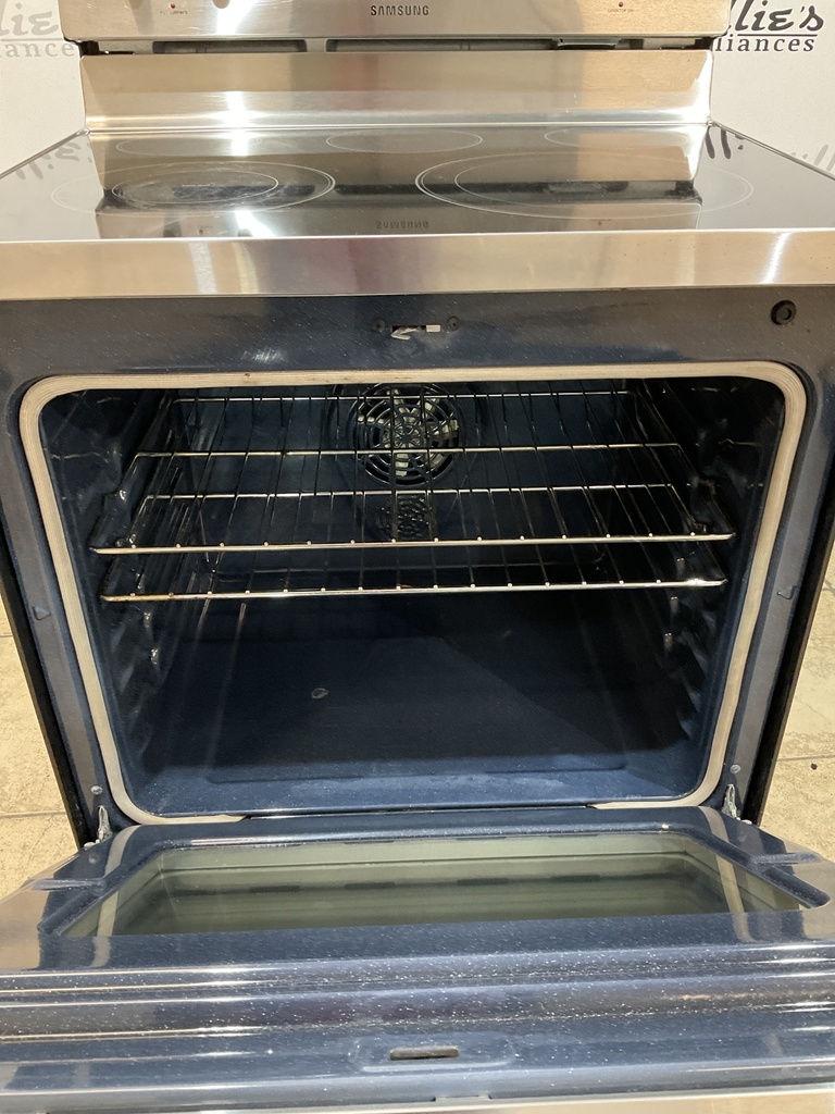 Samsung Used Electric Stove 220volts (40/50 AMP) 30inches {no cord} (Stainless steel) 