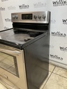 Frigidaire Used Electric Stove 220volts (40/50 AMP) 30inches {4 prong} (Stainless steel) 