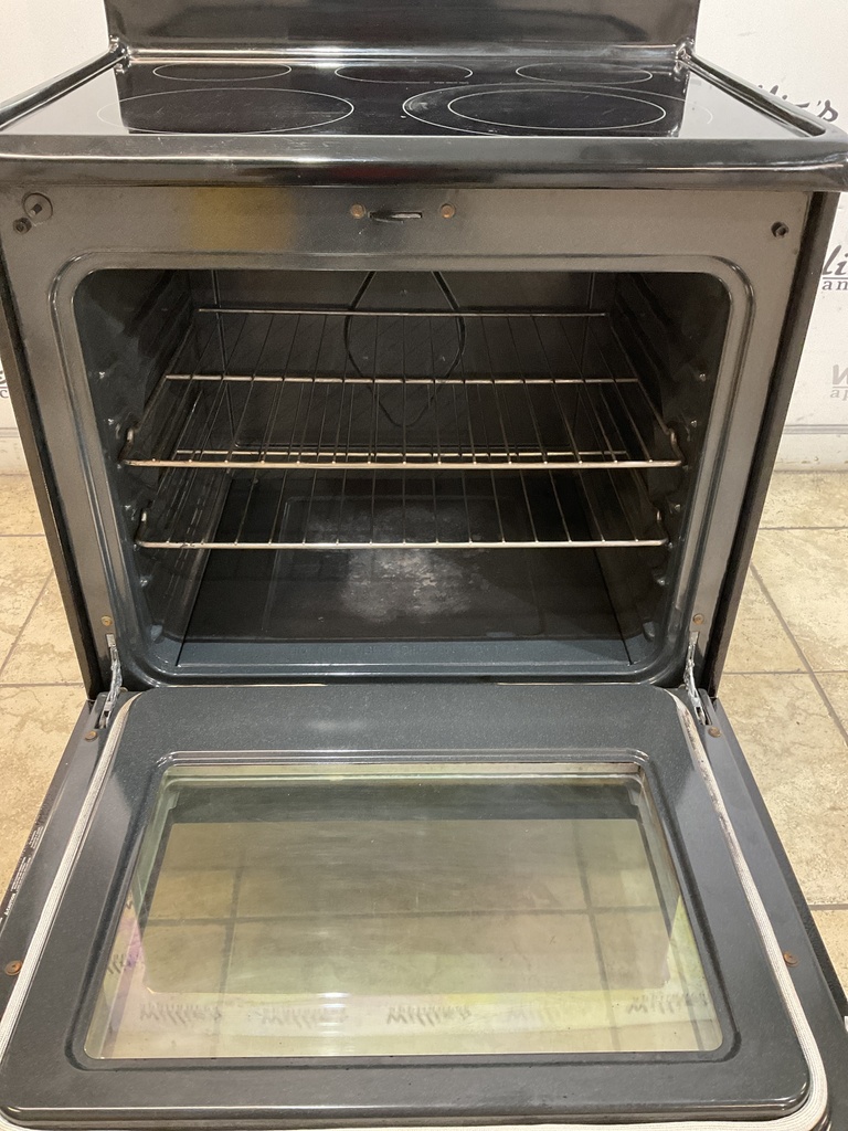 Frigidaire Used Electric Stove 220volts (40/50 AMP) 30inches {no cord} (White) 