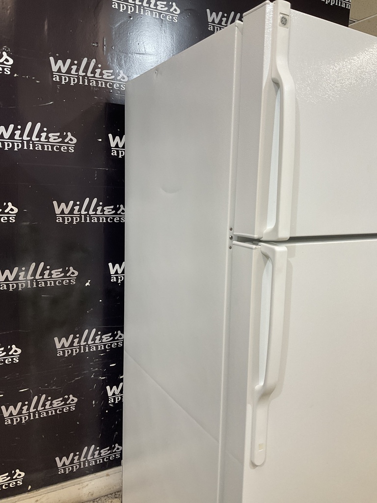 Ge Used Refrigerator Top and Bottom 28x67 (White) 