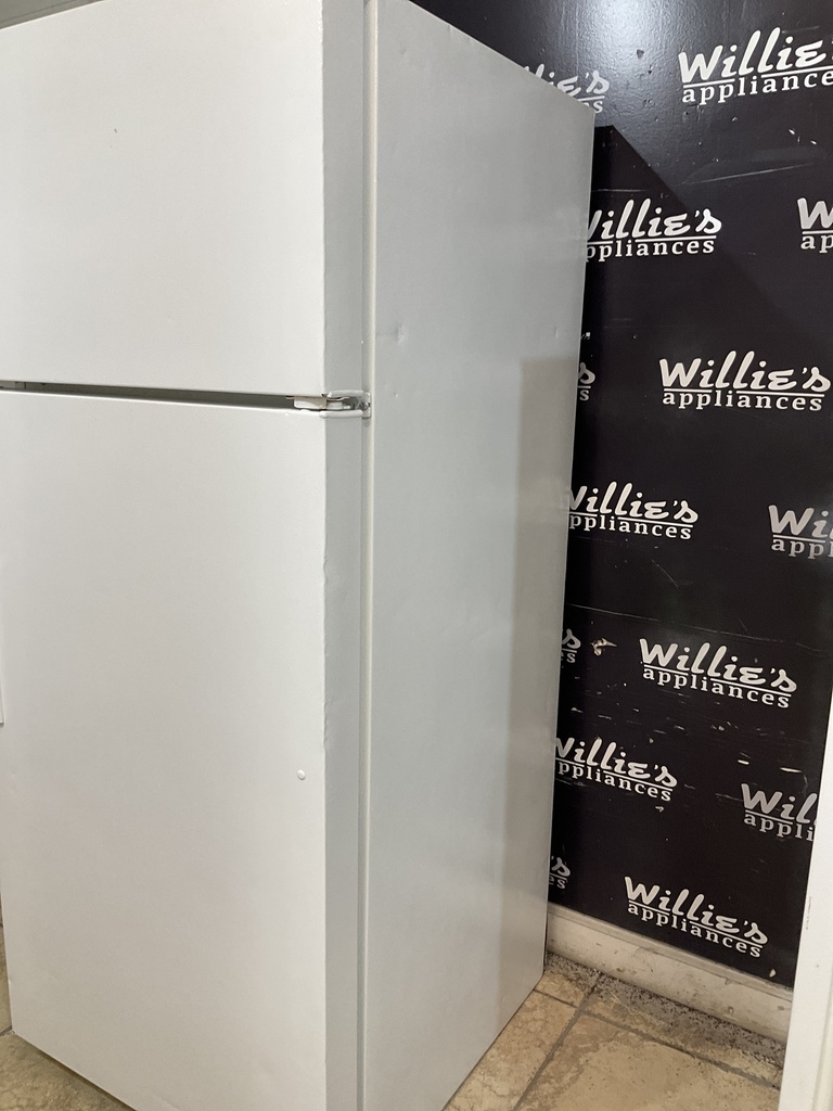 Hotpoint Used Refrigerator Top and Bottom 28x67 (White) 