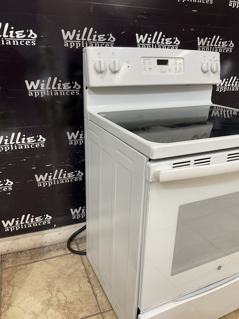 Ge Used Electric Stove 220volts (40/50 AMP) 30inches {4 prong} (White) 
