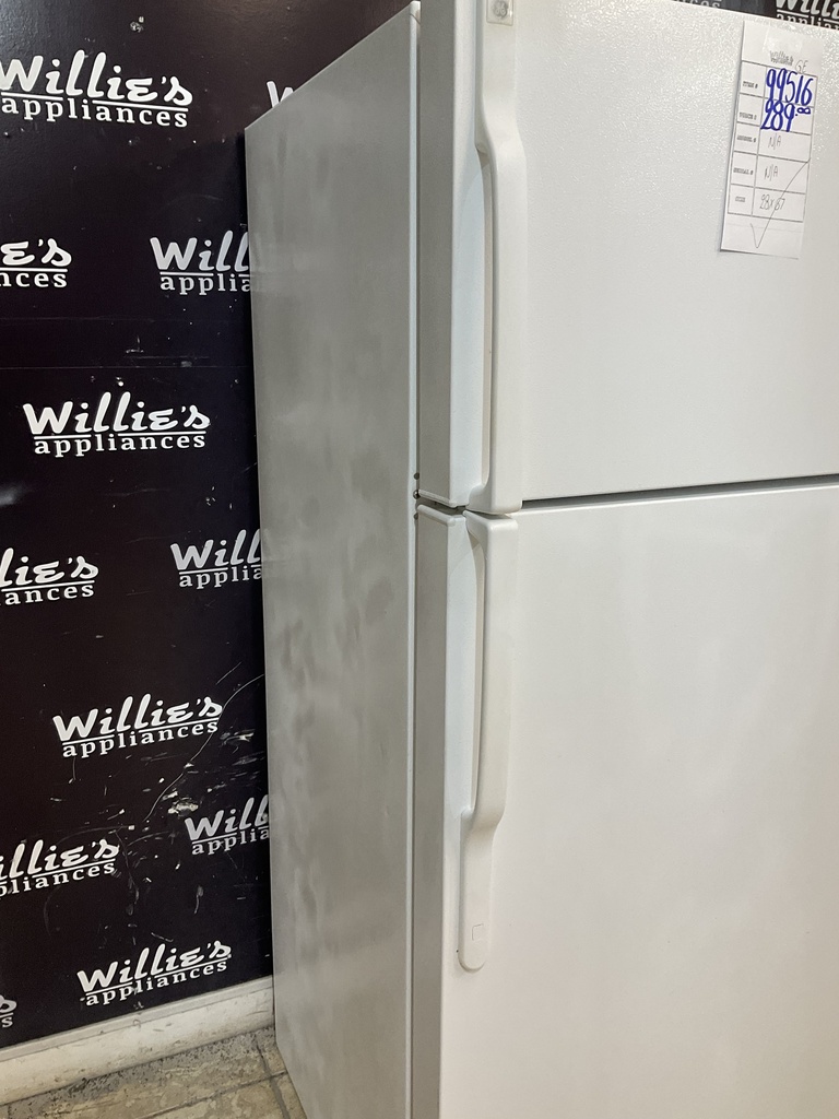 Ge Used Refrigerator Top and Bottom 28x67 (White) 