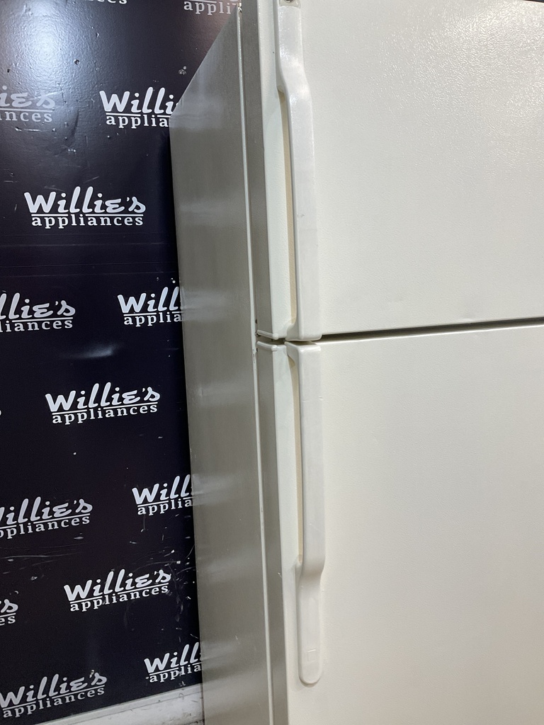 Ge Used Refrigerator Top and Bottom 28x67 (Bisque) 