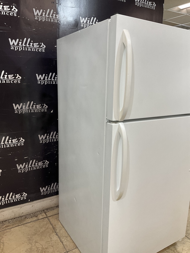 Frigidaire Used Refrigerator Top and Bottom 28x59 1/2” (White) 