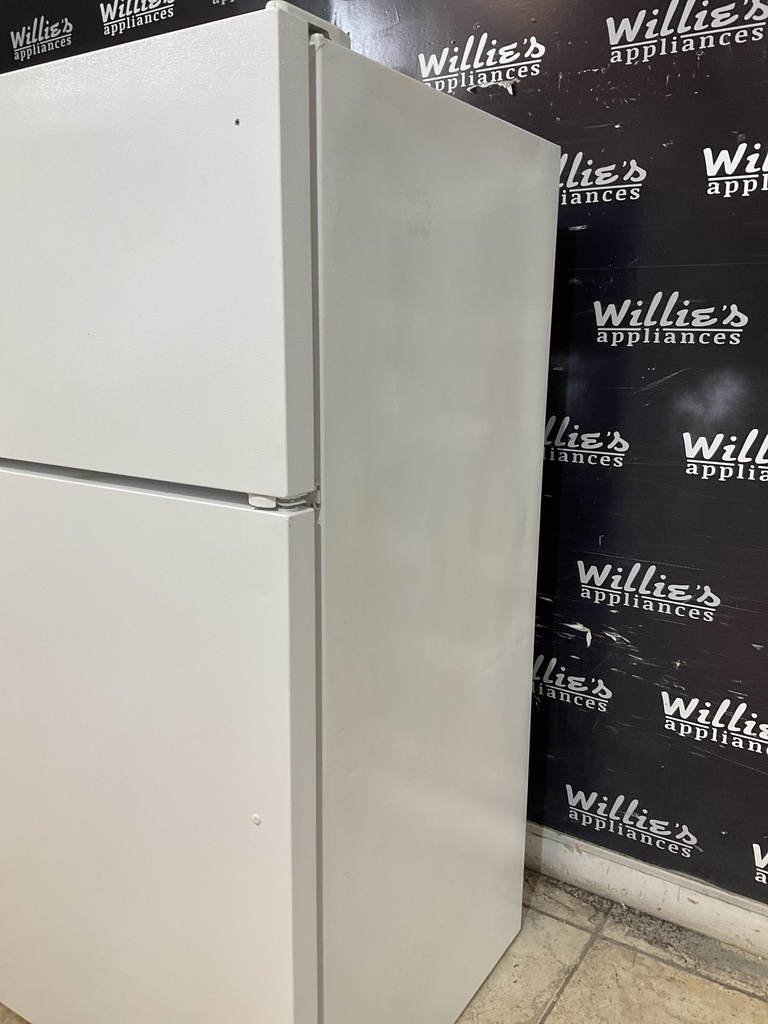 Frigidaire Used Refrigerator Top and Bottom 28x59 1/2” (White) 