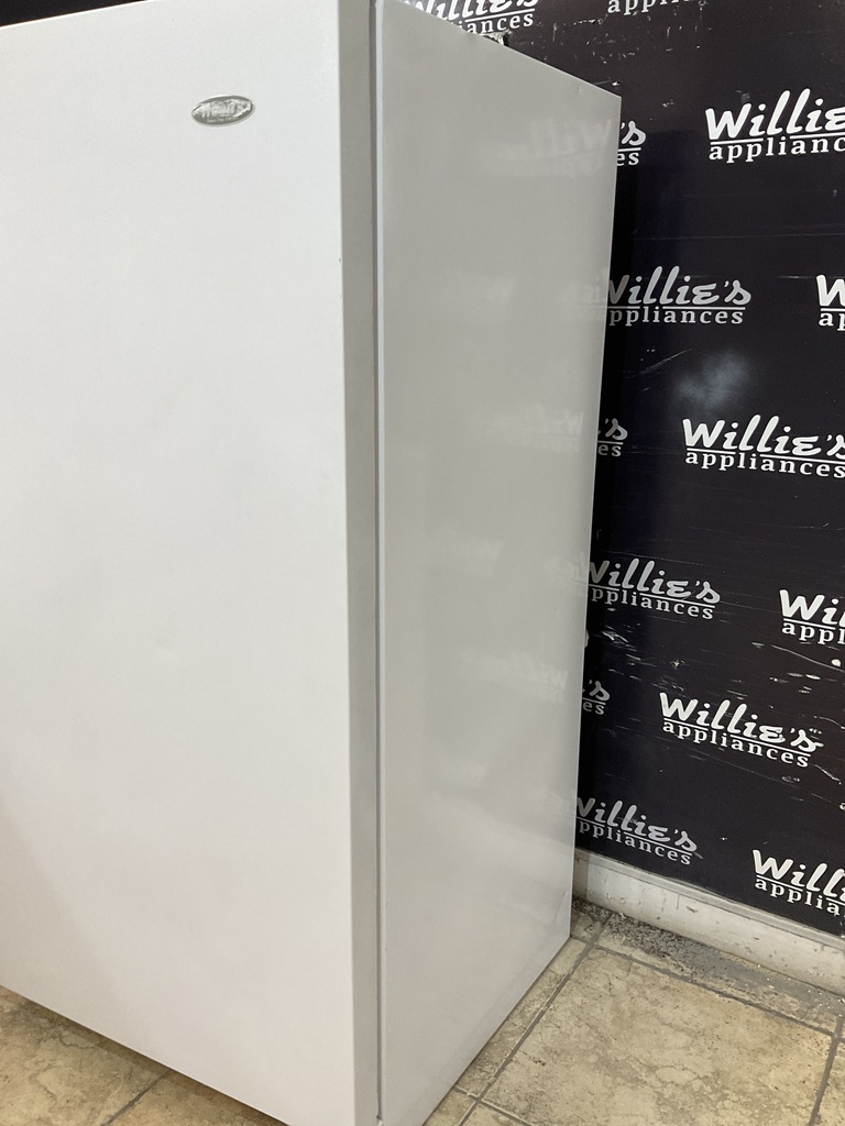 Wood’s Used Freezer Upright 30x59 1/2” (White) 