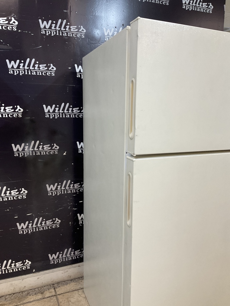 Hotpoint Used Refrigerator Top and Bottom 28x61 1/2” (Bisque) 