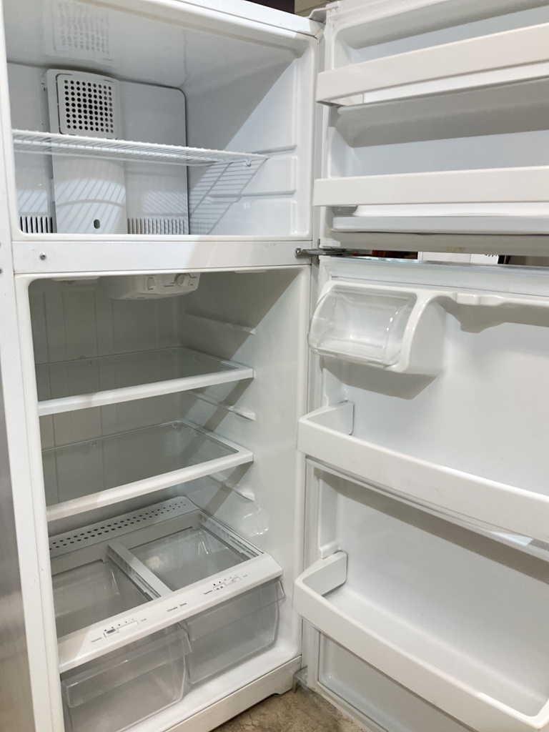 Ge Used Refrigerator Top and Bottom 28x64 1/2” (white) 