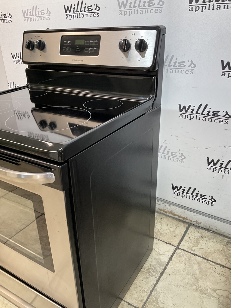 Frigidaire Used Electric Stove 220volts (40/50 AMP) 30inches {no cord} (Stainless steel) 