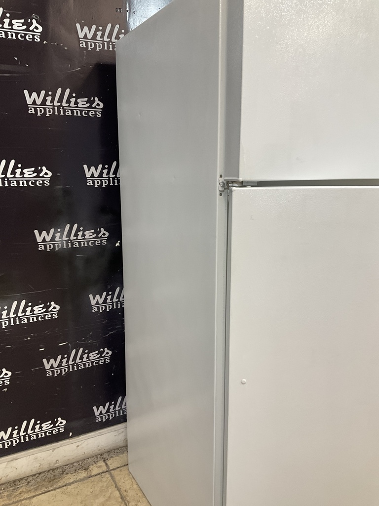 Ge Used Refrigerator Top and Bottom 28x67 (White) 