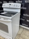 Ge Used Electric Stove 220volts (30 AMP) 30inches {3 prong} (white) 