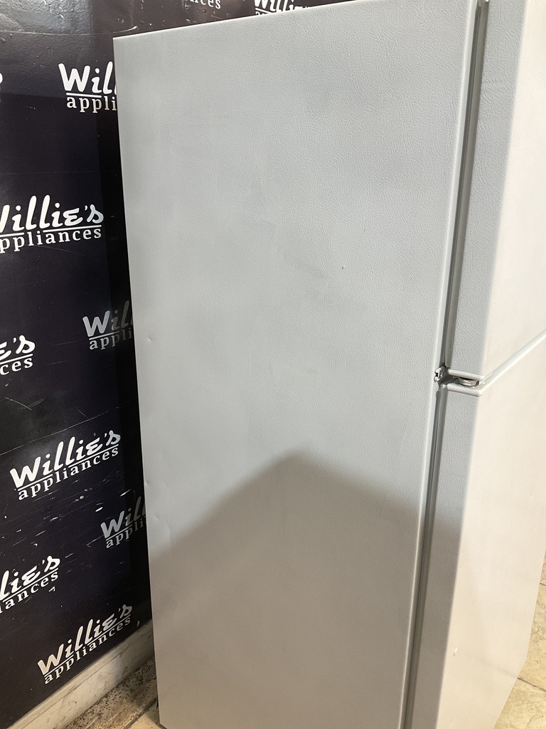 Ge Used Refrigerator Top and Bottom 28x61 1/2” (White) 