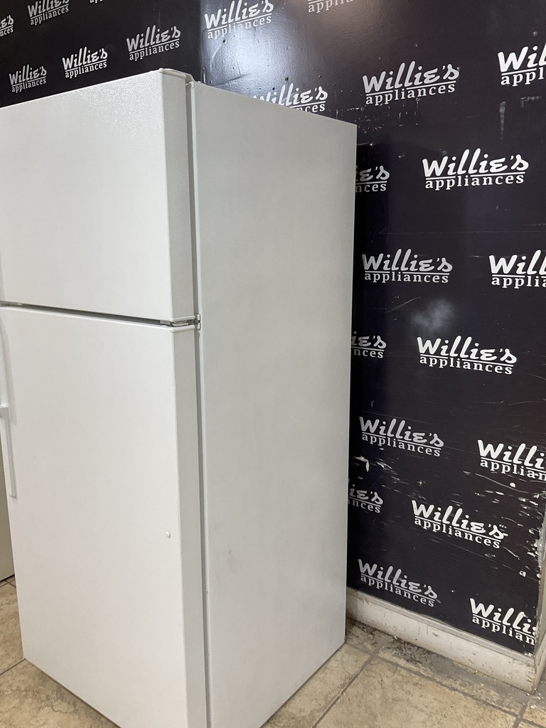 Hotpoint Used Refrigerator Top and Bottom 28x64 1/2” (White) 